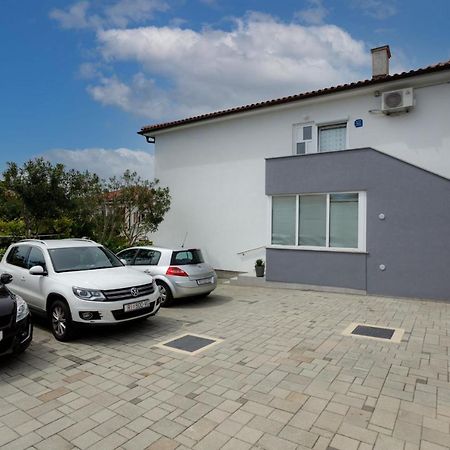 Apartman Laura Krk Town Esterno foto