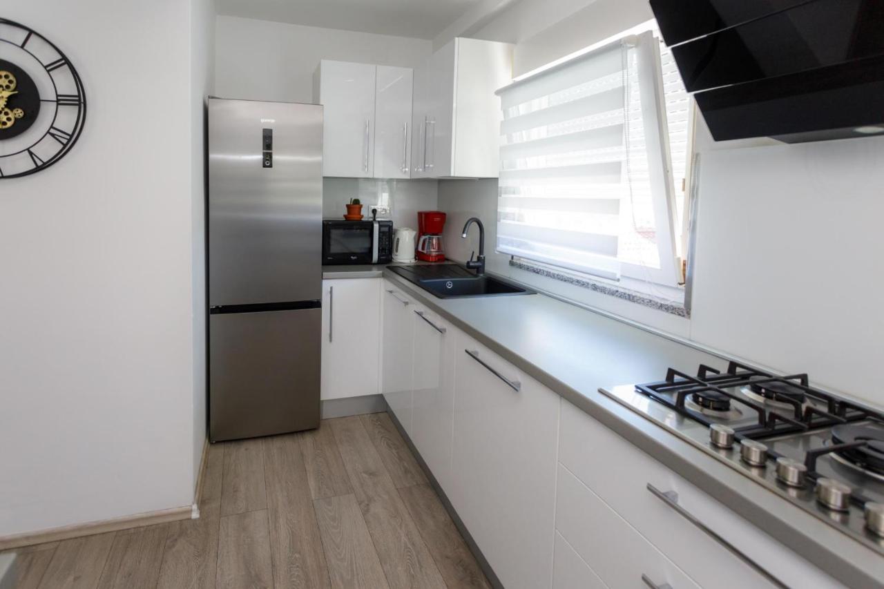 Apartman Laura Krk Town Esterno foto