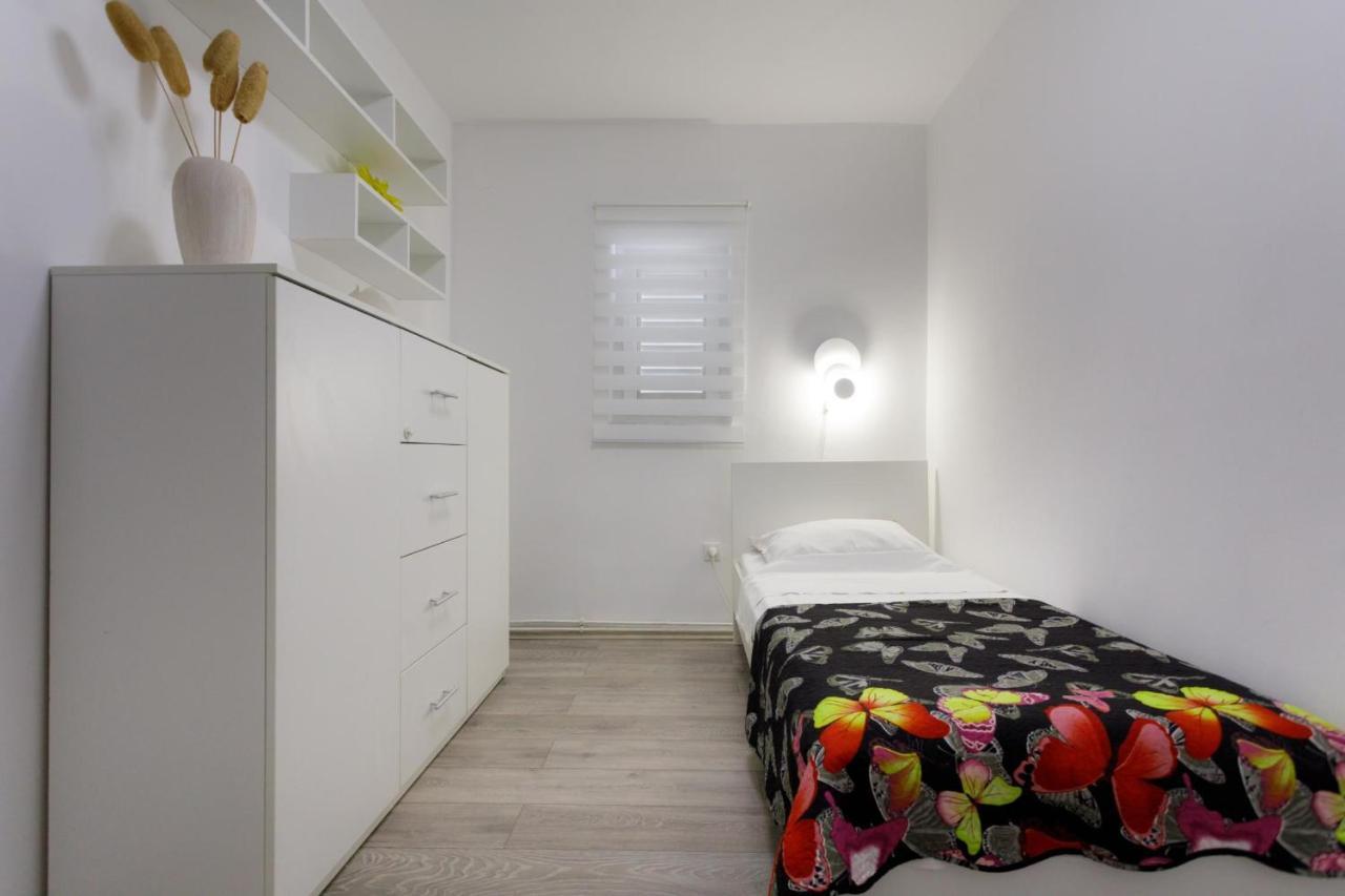 Apartman Laura Krk Town Esterno foto